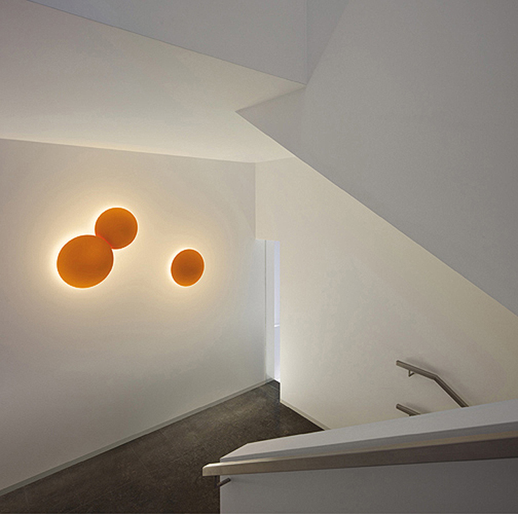 “Malabarismo lumínico creado por el diseñador Jordi Vilardell.”