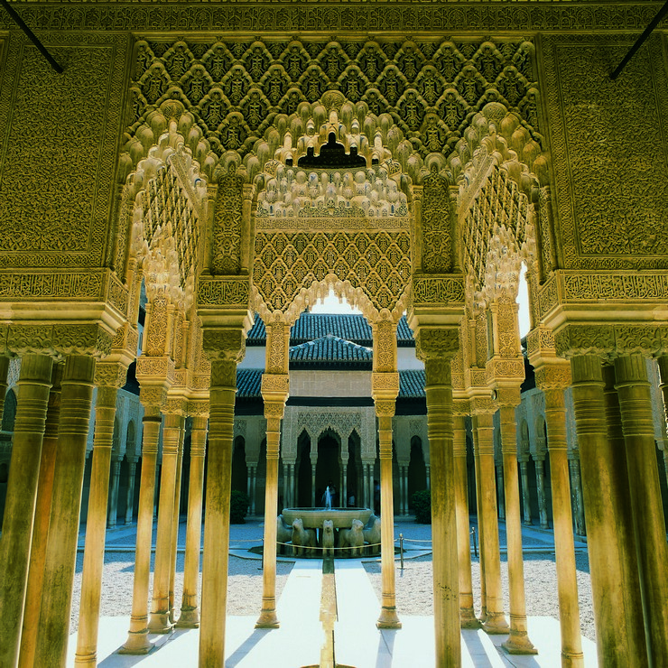 “La Alhambra, un ejemplo para el mundo del arte y la forma de vida del Islam en su época de máximo esplendor”