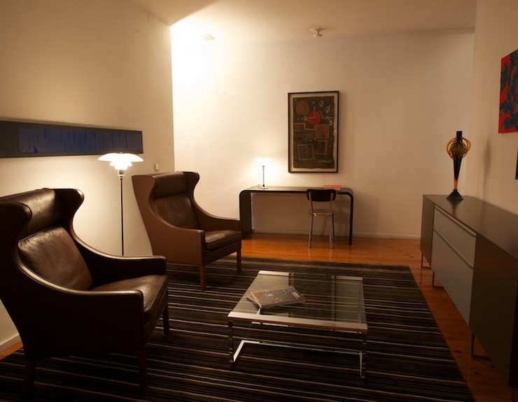 "Retiro Mobiliario es un estudio de interiorismo especializado en las primeras marcas del diseo contemporáneo de mobiliario."